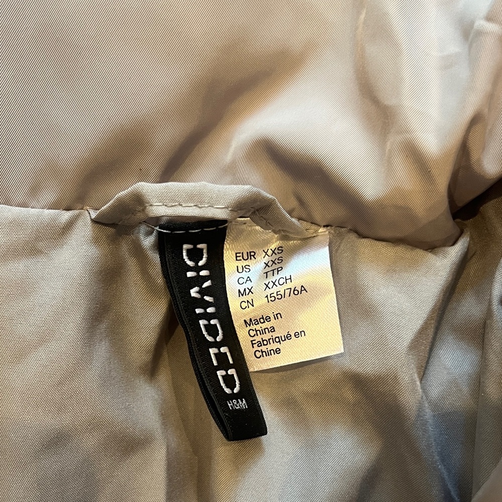 H&M Divided Gray Puffer Jacket - Picture 2 of 7